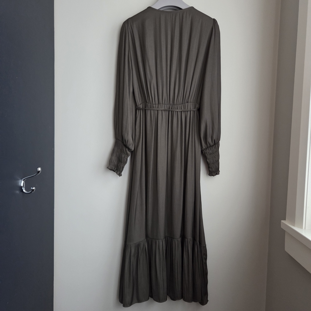 Ever New***Rich Olive 'Mossy Khaki' Tiered Midi Dress Smocked Cuffs Sz P2 - Picture 10 of 15